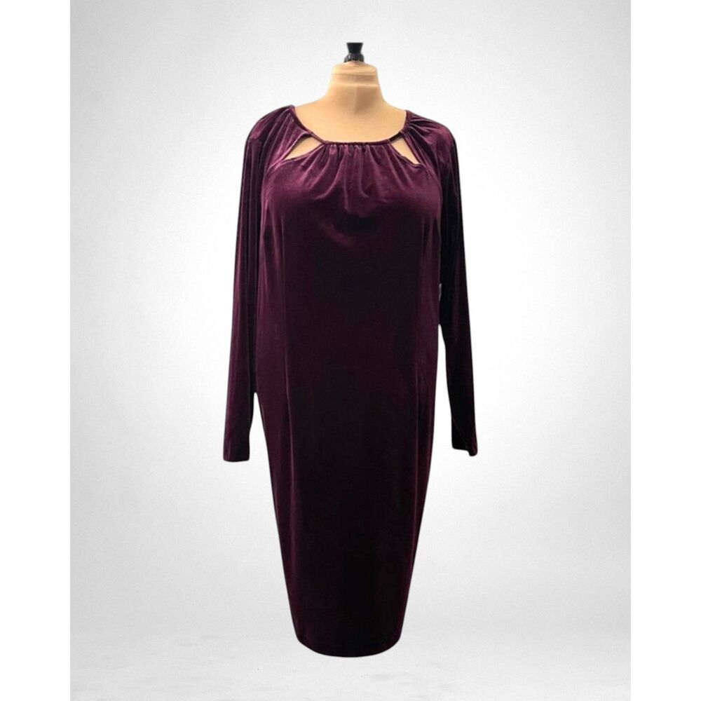 BOLD ELEMENTS Cut To Curve Plum Velour Dress, NWT. Size 3X